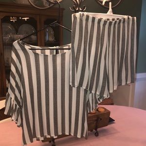 Trendy black & white striped shorts set